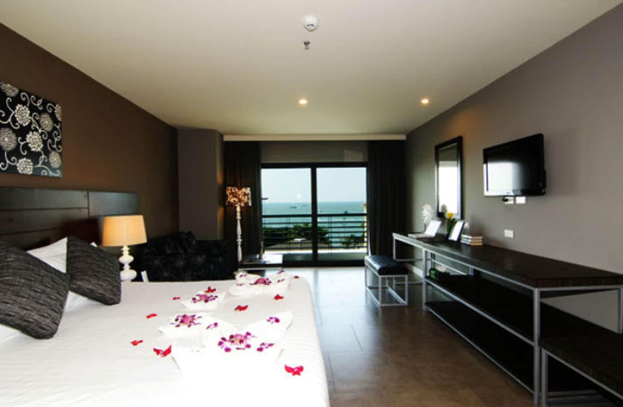 Sea Me Spring Tree Hotel (Adults Only) Pattaya Ngoại thất bức ảnh