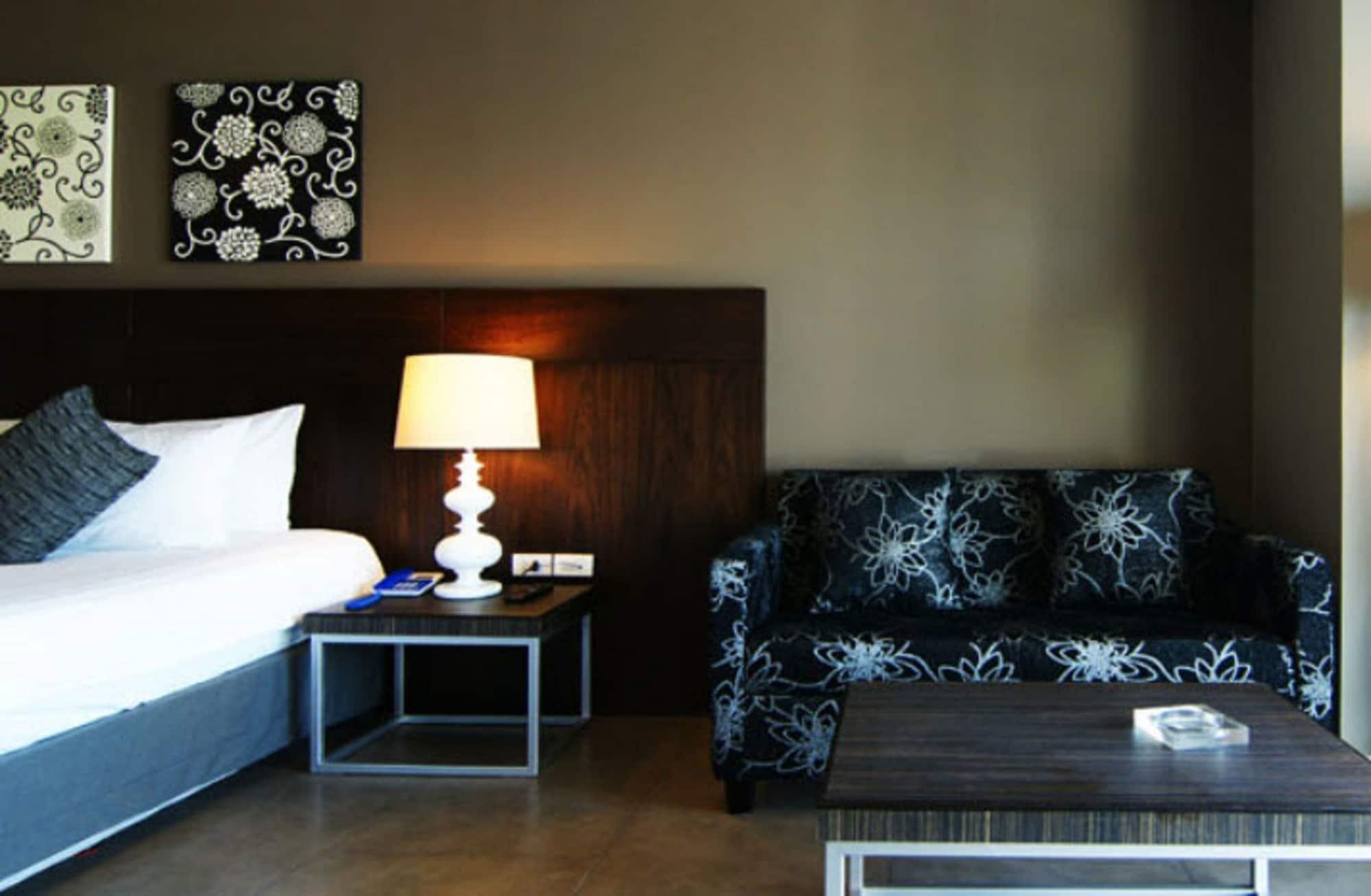 Sea Me Spring Tree Hotel (Adults Only) Pattaya Ngoại thất bức ảnh