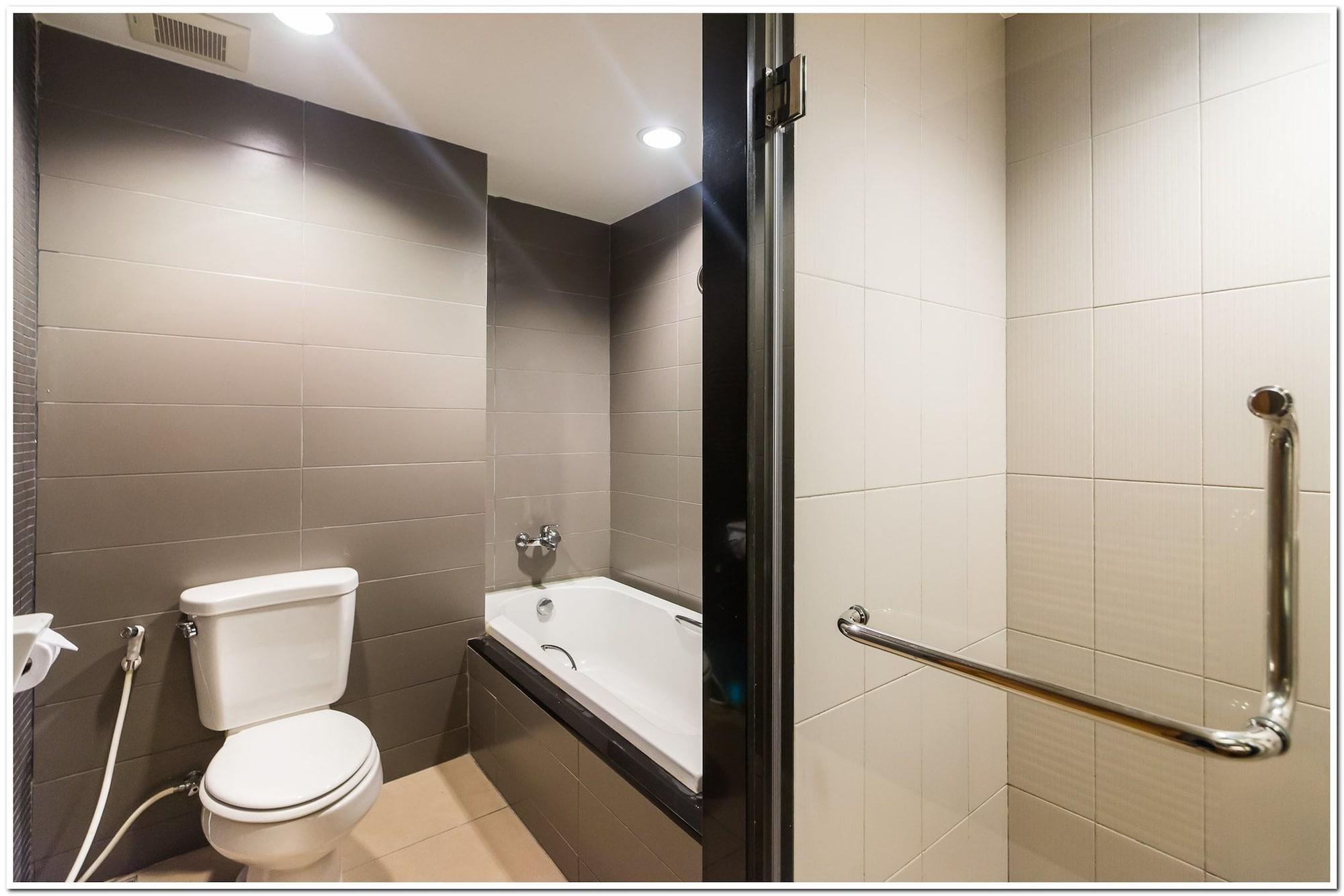 Sea Me Spring Tree Hotel (Adults Only) Pattaya Ngoại thất bức ảnh