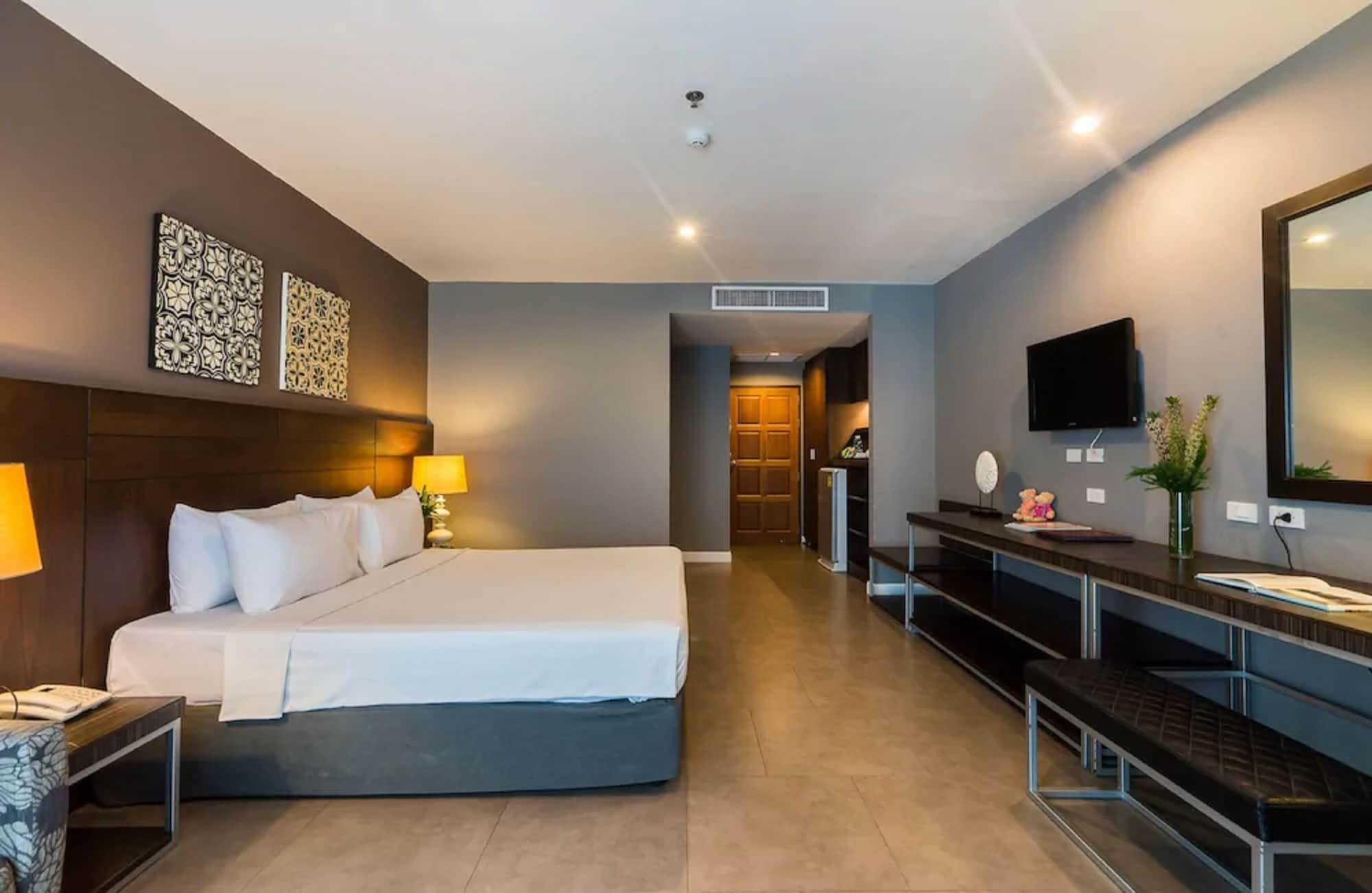 Sea Me Spring Tree Hotel (Adults Only) Pattaya Ngoại thất bức ảnh