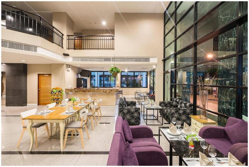 Sea Me Spring Tree Hotel (Adults Only) Pattaya Ngoại thất bức ảnh